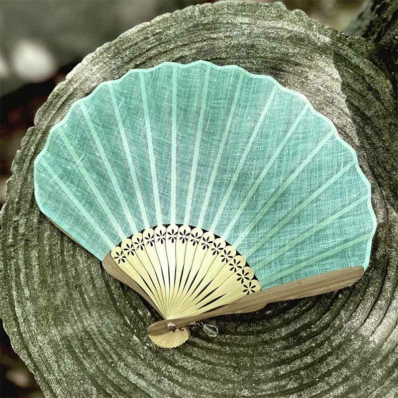 Buddha Stones Elegante ventaglio pieghevole in stile Hanfu con texture in cotone e lino e bambù, 21,5 cm. - Verde menta - Dimensioni da chiuso: circa 21,5 cm / 8,5 pollici - image 9