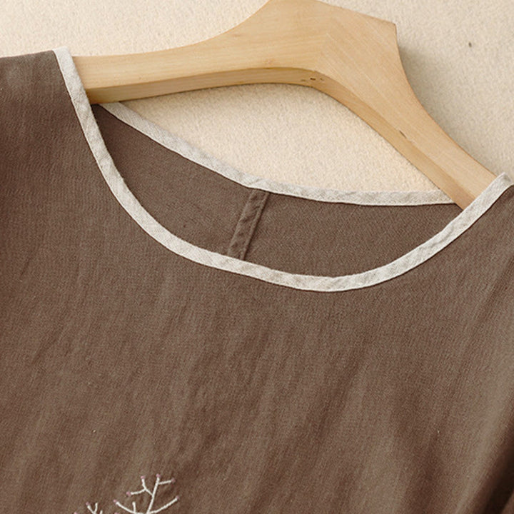 T-shirt da donna a maniche corte con scollo rotondo e coulisse, con ricamo di un albero e motivo Buddha Stones. - image 13