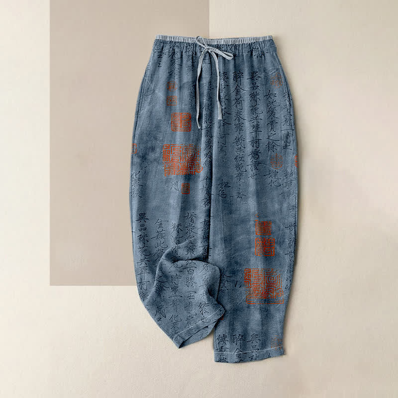 Buddha Stones Pantaloni da donna in puro cotone con elastico in vita e tasche, con motivo a sigillo e calligrafia vintage. - SteelBlue - US16, UK/AU20, EU48 (3XL) - image 3