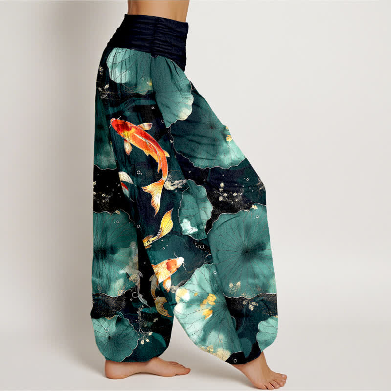 Buddha Stones Pantaloni harem da donna in cotone con motivo a carpe koi e foglie di loto, con elastico in vita. - image 1
