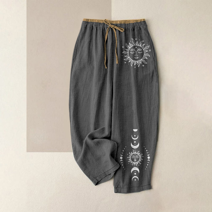 Buddha Stones Pantaloni da donna in puro cotone con elastico in vita e tasche, fantasia celeste sole, luna e stelle. - Grigio tenue - US16, UK/AU20, EU48 (3XL) - image 4