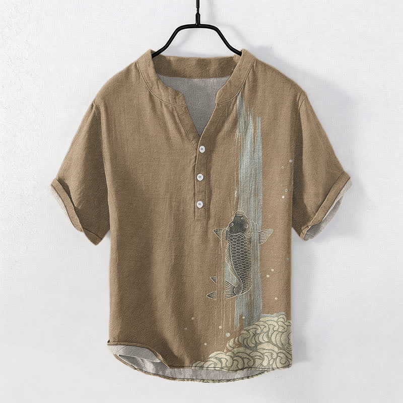 Buddha Stones Camicia da uomo a maniche corte con mezzo bottone e stampa di carpe koi in cotone, motivo a onde d'acqua. - Tan - US/UK/AU50, EU60 (5XL) - image 10