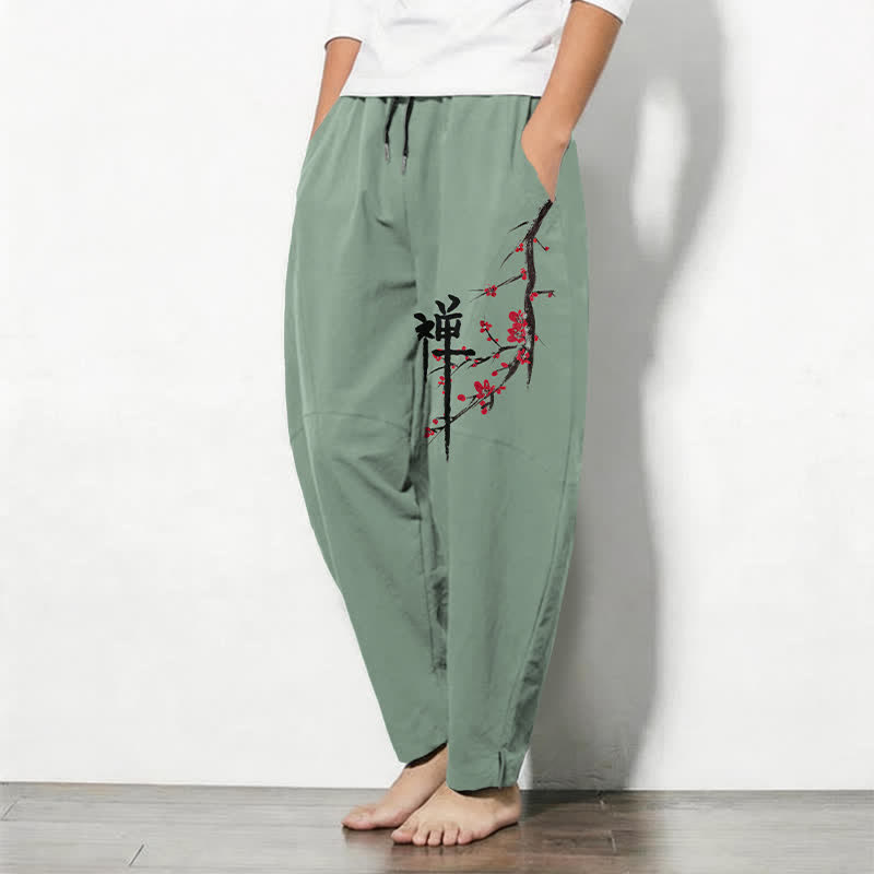 Buddha Stones Pantaloni da uomo affusolati con coulisse e tasche, in puro cotone, con motivo floreale Zen a fiori di prugno. - image 8