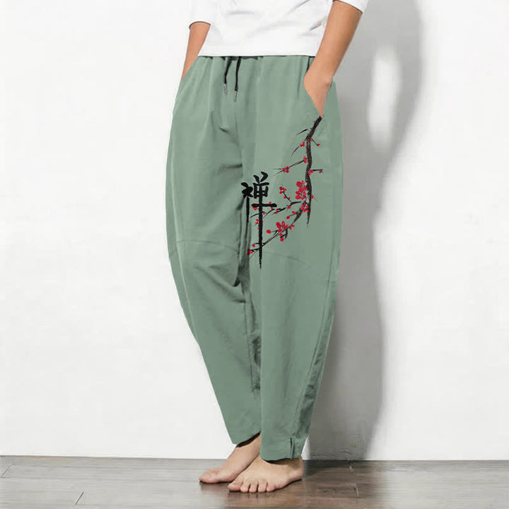 Buddha Stones Pantaloni da uomo affusolati con coulisse e tasche, in puro cotone, con motivo floreale Zen a fiori di prugno. - image 8