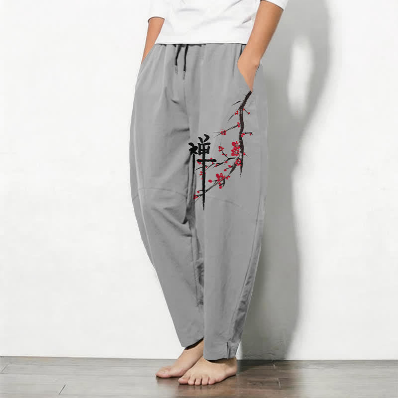 Buddha Stones Pantaloni da uomo affusolati con coulisse e tasche, in puro cotone, con motivo floreale Zen a fiori di prugno. - image 12