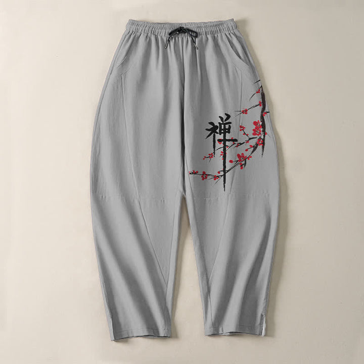 Buddha Stones Pantaloni da uomo affusolati con coulisse e tasche, in puro cotone, con motivo floreale Zen a fiori di prugno. - image 13