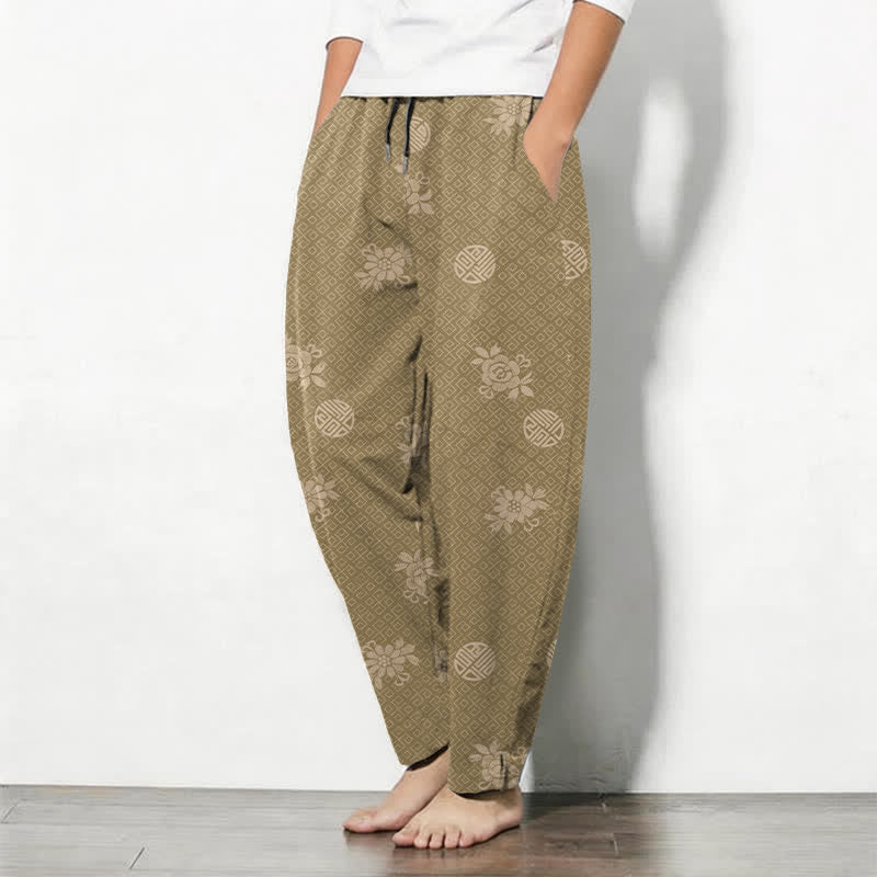 Buddha Stones Pantaloni da uomo affusolati in puro cotone con motivo a medaglione floreale e coulisse, con tasche. - image 1