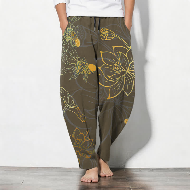 Buddha Stones Pantaloni da uomo affusolati in puro cotone con coulisse e motivo loto dorato e carpe koi, con tasche. - Marrone sella - US/UK/AU50, EU60 (5XL) - image 11