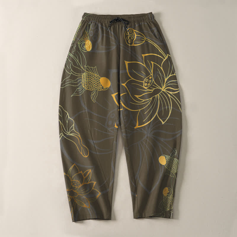 Buddha Stones Pantaloni da uomo affusolati in puro cotone con coulisse e motivo loto dorato e carpe koi, con tasche. - image 13
