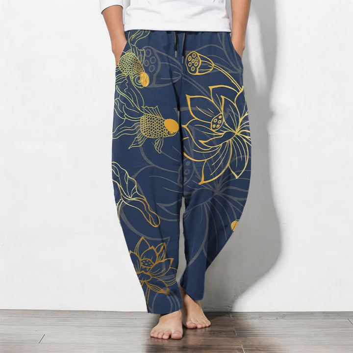 Buddha Stones Pantaloni da uomo affusolati in puro cotone con coulisse e motivo loto dorato e carpe koi, con tasche. - Marina - US/UK/AU50, EU60 (5XL) - image 7