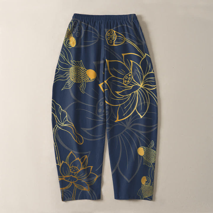 Buddha Stones Pantaloni da uomo affusolati in puro cotone con coulisse e motivo loto dorato e carpe koi, con tasche. - image 10