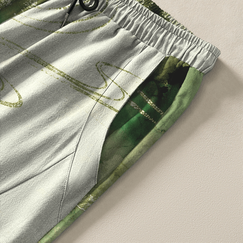 Buddha Stones Pantaloni da uomo affusolati con coulisse e tasche, in puro cotone con stampa Lotus Koi effetto inchiostro. - image 4