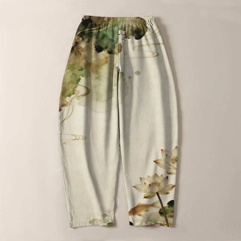 Buddha Stones Pantaloni da uomo affusolati con coulisse e tasche, in puro cotone con stampa Lotus Koi effetto inchiostro. - image 10