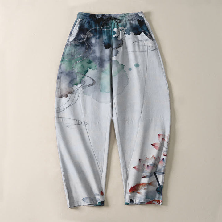 Buddha Stones Pantaloni da uomo affusolati con coulisse e tasche, in puro cotone con stampa Lotus Koi effetto inchiostro. - image 13
