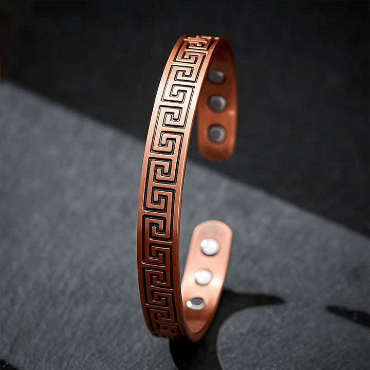 Buddha Stones Bracciale rigido con motivo a chiave greca in rame rosso - image 3