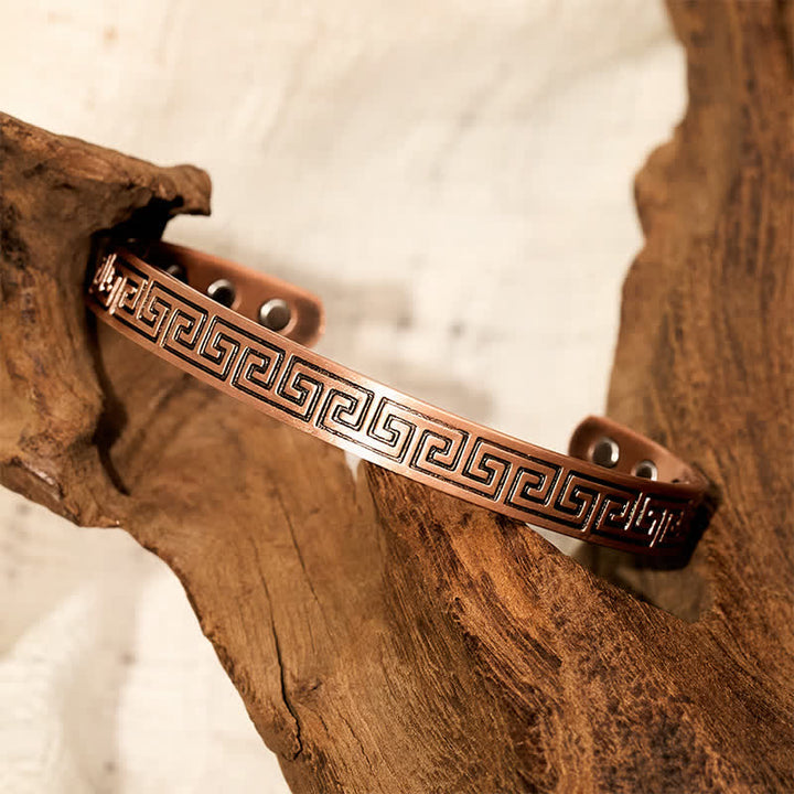 Buddha Stones Bracciale rigido con motivo a chiave greca in rame rosso - image 2