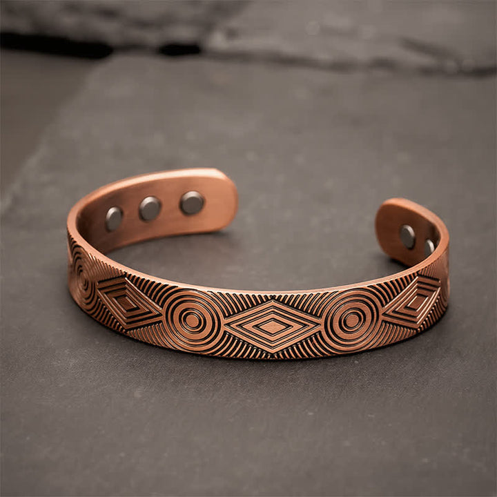 Buddha Stones Bracciale aperto in rame rosso con incisioni geometriche. - 12 mm (diametro interno: circa 55 mm) - image 0