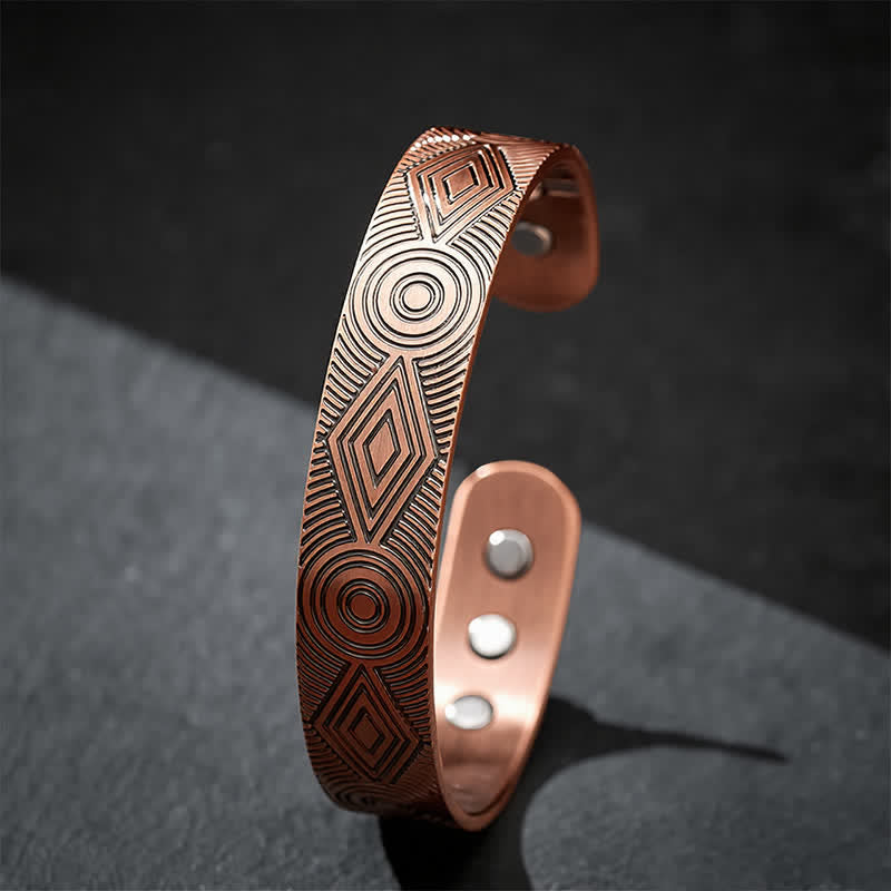 Buddha Stones Bracciale aperto in rame rosso con incisioni geometriche. - image 3