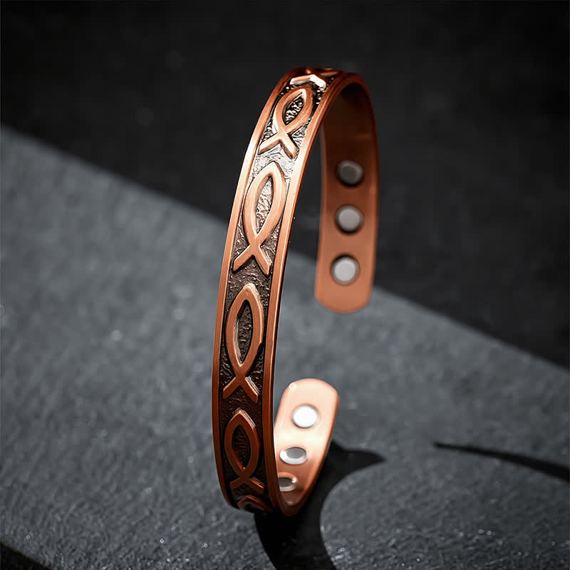 Buddha Stones Bracciale aperto con motivo di radicamento e successo a forma di pesce koi in rame rosso - image 3