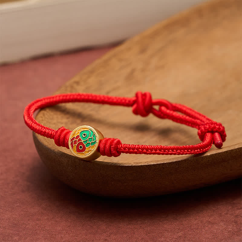Buddha Stones Braccialetto di buon auspicio con doppio pesce koi e filo rosso - image 1