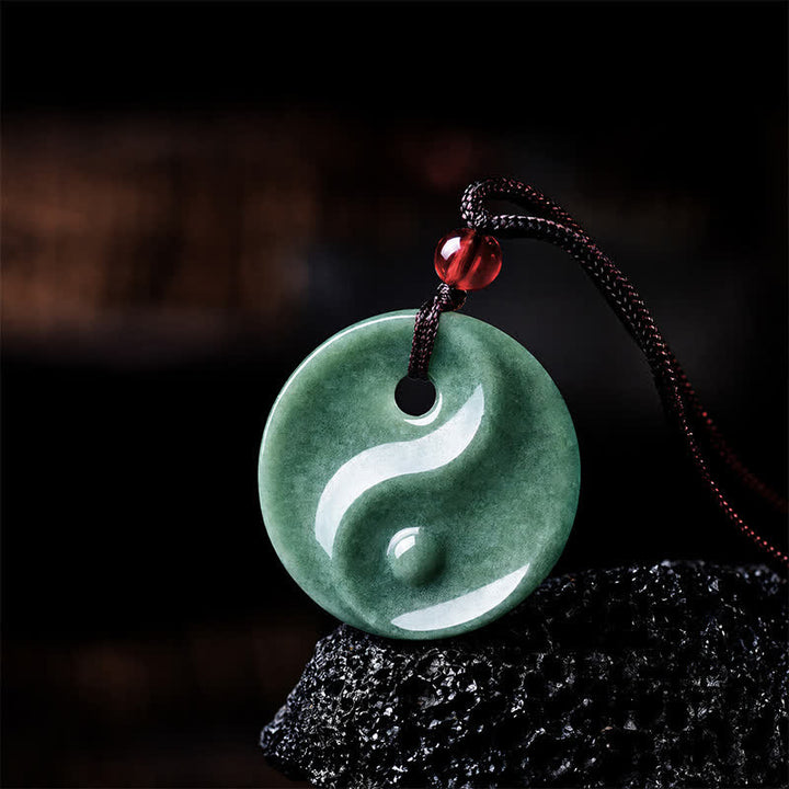 Buddha Stones Collana con cordino intrecciato in giada verde con simbolo Yin Yang e equilibrio - image 3