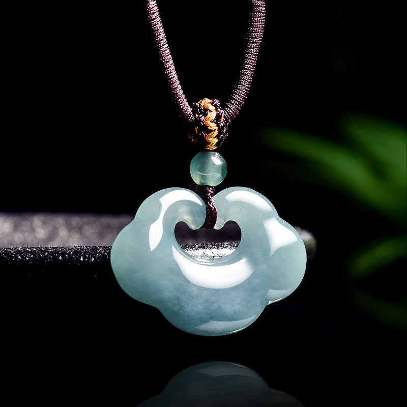 Buddha Stones Collana con ciondolo portafortuna a forma di nuvola Ruyi in giada e lucchetto cinese. - image 1