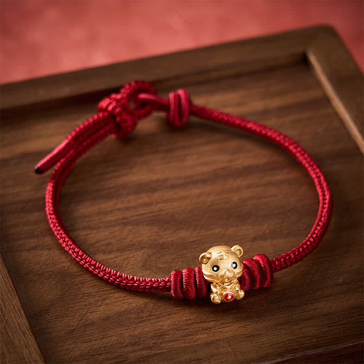 Buddha Stones Braccialetto con cordino intrecciato rosso e sacchetto portafortuna a forma di tigre - image 9