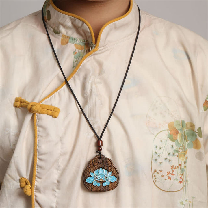 Buddha Stones Collana a corda intrecciata con intarsi in smalto Sappanwood Lotus Purity. - image 5