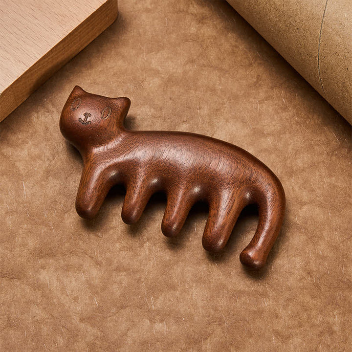 Buddha Stones Pettine da massaggio a forma di gatto in legno di sandalo lucidato a mano, ideale per tecniche di radicamento. - image 4