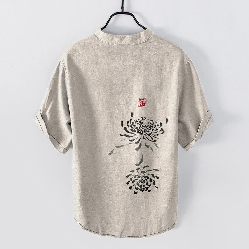 Buddha Stones Camicia da uomo a maniche corte con mezzo bottone, stampata su cotone e con motivo a crisantemi e foche. - image 1
