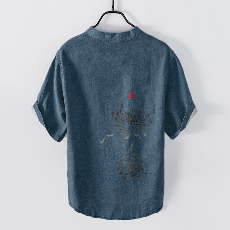Buddha Stones Camicia da uomo a maniche corte con mezzo bottone, stampata su cotone e con motivo a crisantemi e foche. - image 8