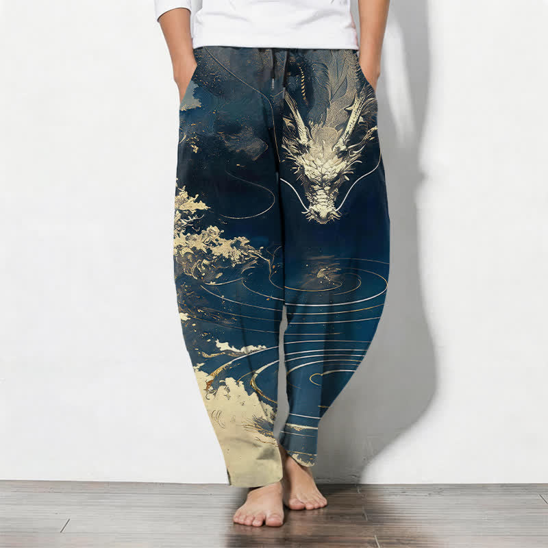 Buddha Stones Pantaloni da uomo affusolati in puro cotone con motivo a onde di drago dorato e coulisse, con tasche. - Marina - US/UK/AU50, EU60 (5XL) - image 0