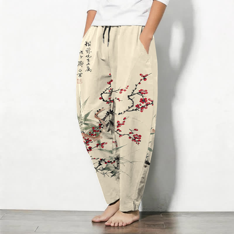 Buddha Stones Pantaloni da uomo affusolati con coulisse e tasche, in puro cotone, con stampa a fiori di prugno. - image 1