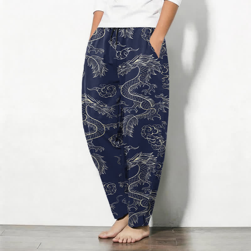 Buddha Stones Pantaloni da uomo affusolati in puro cotone con motivo drago orientale e nuvole, con coulisse e tasche. - image 1