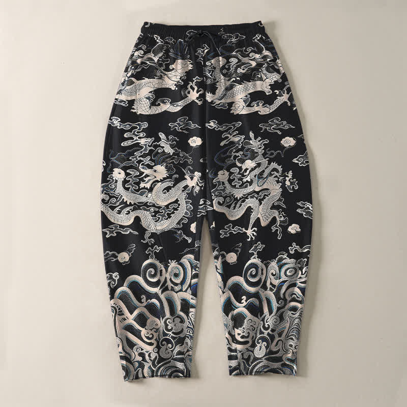Buddha Stones Pantaloni da uomo affusolati in puro cotone con motivo a onde di drago e coulisse, con tasche. - image 9