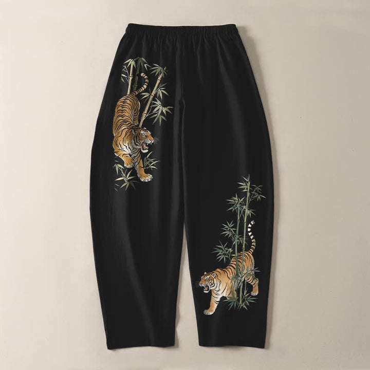 Buddha Stones Pantaloni da uomo affusolati in puro cotone con coulisse e motivo tigre e bambù, con tasche. - image 3