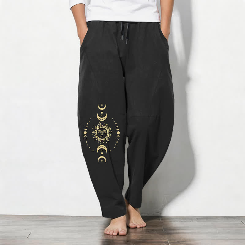 Buddha Stones Pantaloni da uomo affusolati in puro cotone con motivo celeste sole e luna e coulisse, con tasche. - Nero - US/UK/AU50, EU60 (5XL) - image 11