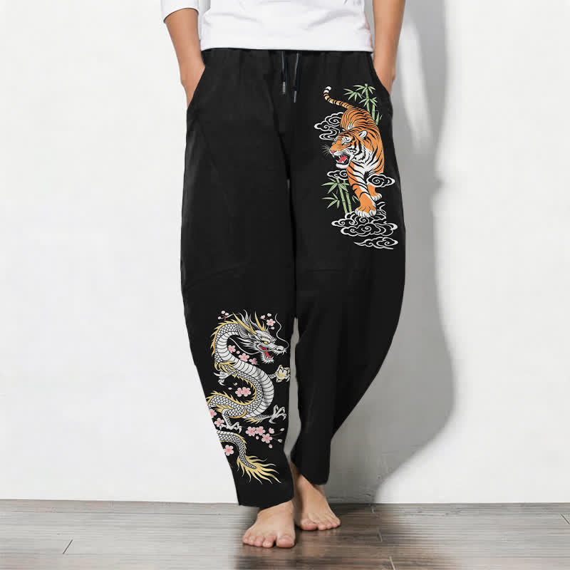 Buddha Stones Pantaloni da uomo affusolati con coulisse e tasche, in puro cotone, con stampa tigre e drago. - Nero - US/UK/AU50, EU60 (5XL) - image 0