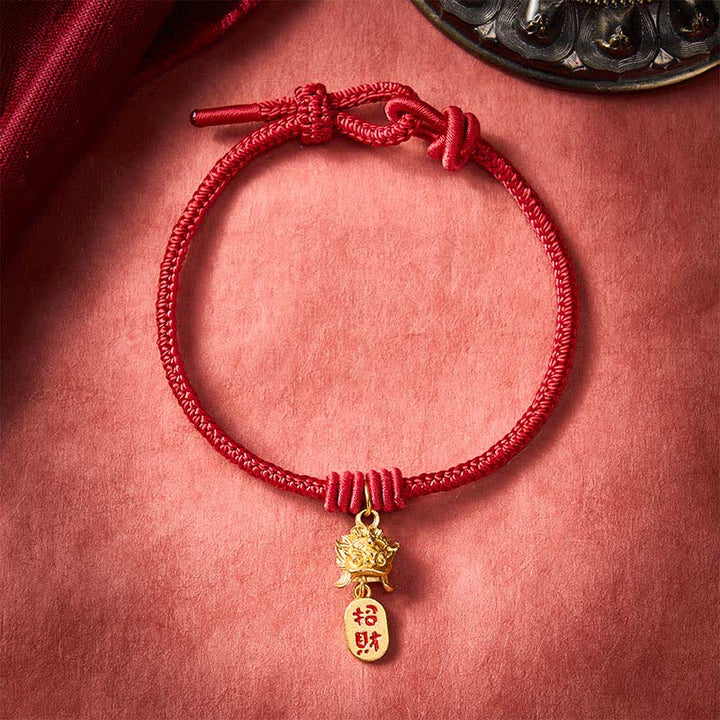 Buddha Stones Braccialetto della ricchezza con filo rosso e personaggio Pi Xiu Fu in rame - Rosso scuro - 6,7–7,5 pollici/17–19 cm - image 11