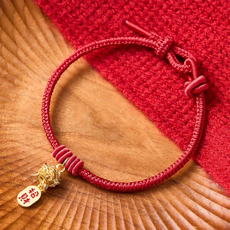 Buddha Stones Braccialetto della ricchezza con filo rosso e personaggio Pi Xiu Fu in rame - image 12