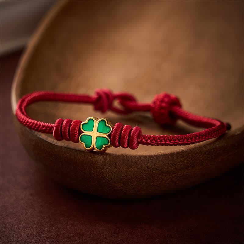 Buddha Stones Braccialetto portafortuna a forma di cuore con corda rossa intrecciata a mano e quadrifoglio verde. - image 12