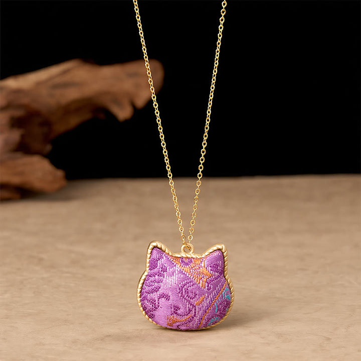 Buddha Stones Collana con ciondolo a forma di testa di gatto in broccato di stile cinese e connessione armonica in rame - image 1