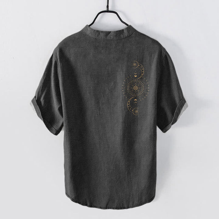 Buddha Stones Camicia da uomo a maniche corte con mezza abbottonatura, in cotone, con motivo sole, luna e stelle. - image 6