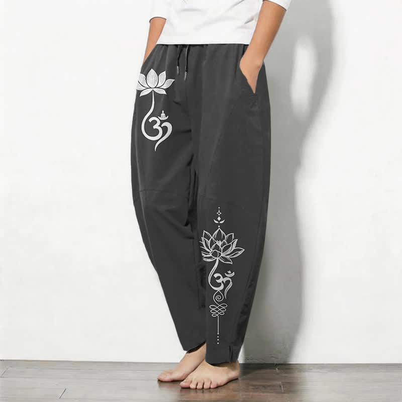Buddha Stones Pantaloni da uomo affusolati in puro cotone con motivo Zen Om e coulisse, con tasche. - image 1