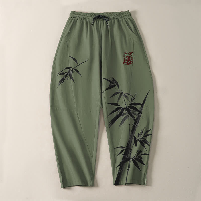 Buddha Stones Pantaloni da uomo affusolati con coulisse e tasche, in puro cotone, con stampa a inchiostro orientale e motivo bambù. - image 9