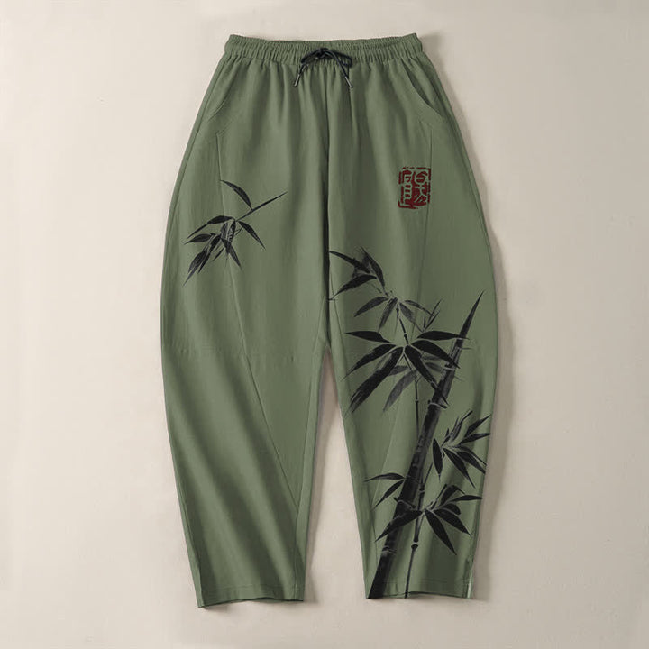 Buddha Stones Pantaloni da uomo affusolati con coulisse e tasche, in puro cotone, con stampa a inchiostro orientale e motivo bambù. - image 9