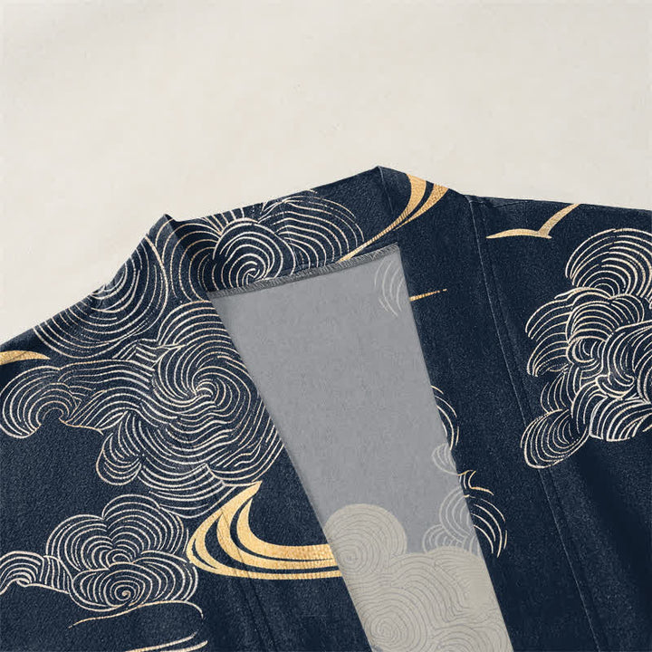 Buddha Stones Kimono da uomo in cotone con motivo nuvole dorate e apertura frontale. - image 3