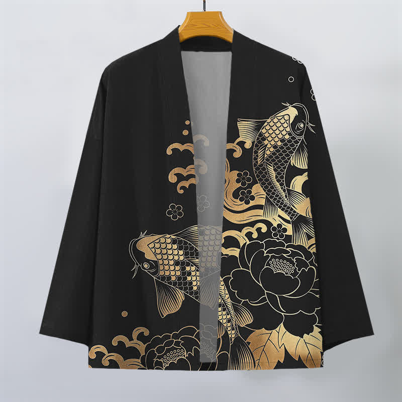 Buddha Stones Kimono da uomo in cotone con motivo floreale e carpe koi dorate, aperto sul davanti. - image 10
