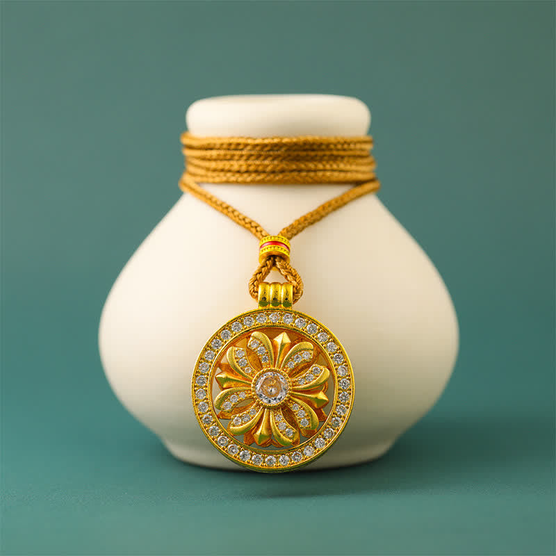 Buddha Stones Collana con ciondolo rotondo a forma di fiore di iris girevole in ottone placcato oro - image 3