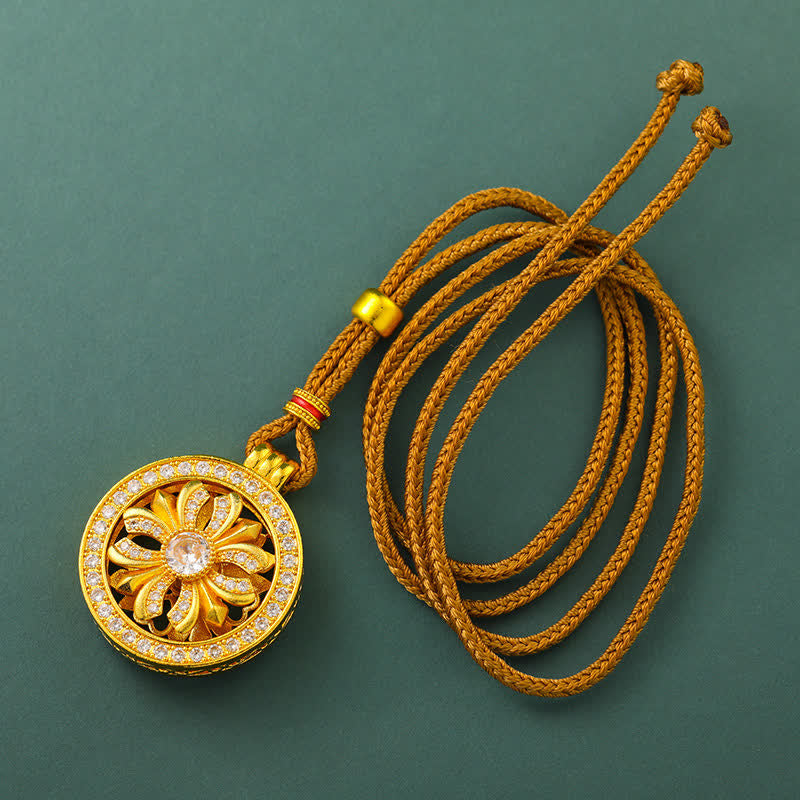 Buddha Stones Collana con ciondolo rotondo a forma di fiore di iris girevole in ottone placcato oro - image 1